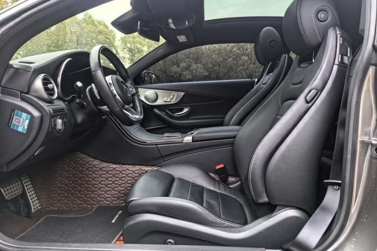 Used Mercedes-Benz C-Class 2019 C 260 4MATIC Coupe Interior 2