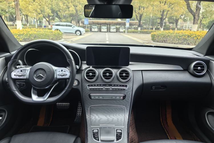 Used Mercedes-Benz C-Class 2019 C 260 4MATIC Coupe Interior 4