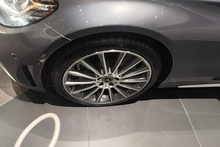 Used Mercedes-Benz C-Class 2019 C 260 L Sport Edition Left Front Wheel Hub