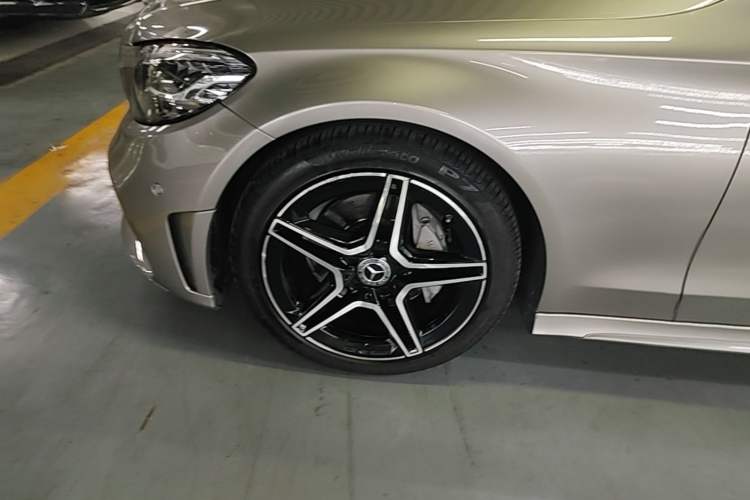 Used Mercedes-Benz C-Class 2019 C 260 Coupe Left Front Wheel Hub
