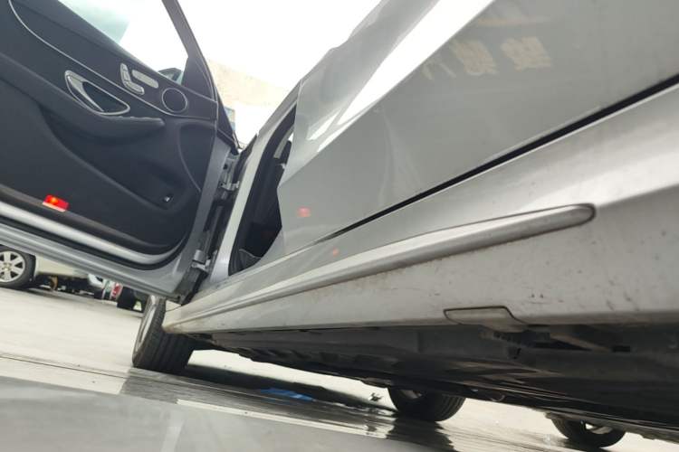 Used Mercedes-Benz C-Class 2019 Restyled C 260 L Sport Edition Left Side Sill