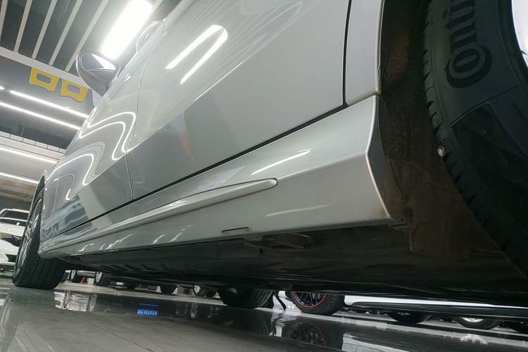 Used Mercedes-Benz C-Class 2019 C 260 L Sport Edition Left Side Sill