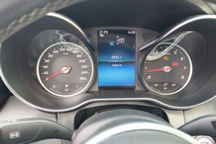 Used Mercedes-Benz C-Class 2019 C 180 L Fashion Edition Sport Version Odometer Close Up