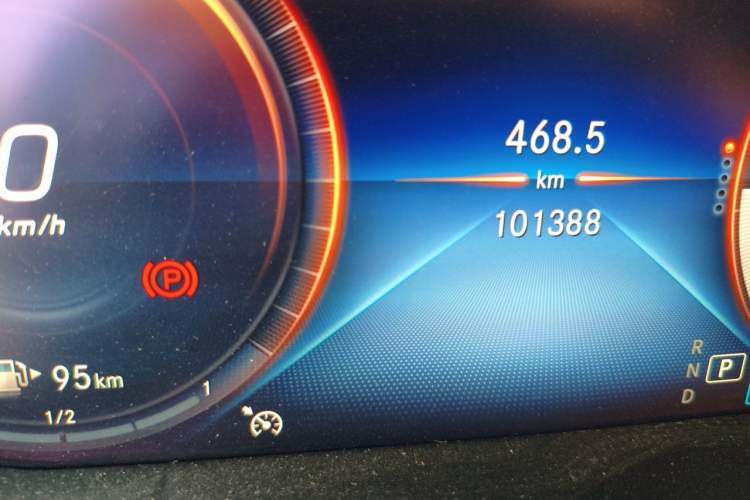 Used Mercedes-Benz C-Class 2019 Restyled C 260 L Sport Edition Odometer Close Up