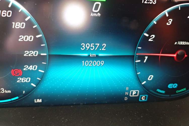 Used Mercedes-Benz C-Class 2019 Restyled C 260 L Sport Edition Odometer Close Up