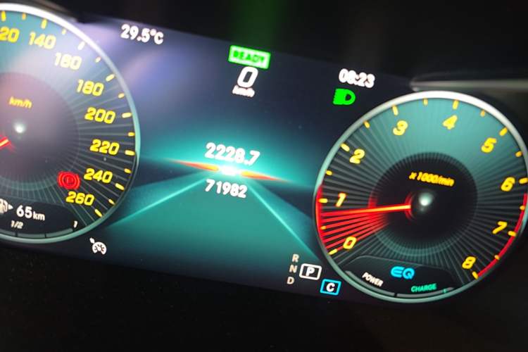 Used Mercedes-Benz C-Class 2019 Restyled C 260 L Sport Edition Odometer Close Up