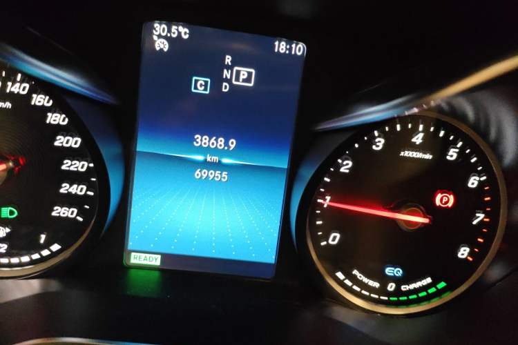 Used Mercedes-Benz C-Class 2019 C 260 L Sport Edition Odometer Close Up