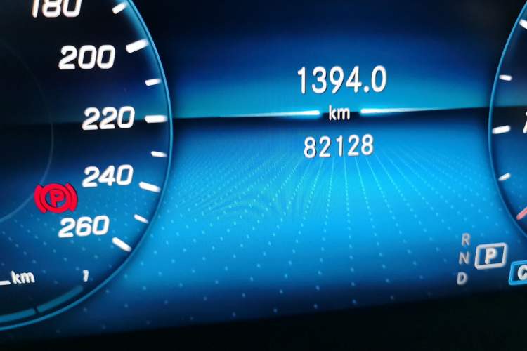Used Mercedes-Benz C-Class 2019 Restyled C 260 L Sport Edition Odometer Close Up