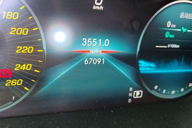 Used Mercedes-Benz C-Class 2019 Restyled C 260 L Sport Edition Odometer Close Up