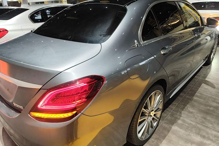 Used Mercedes-Benz C-Class 2019 C 260 L Sport Edition Rear Right 45 Deg