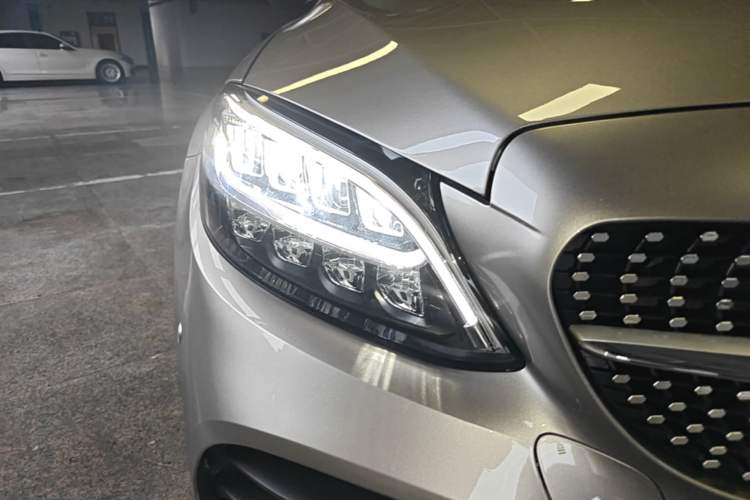 Used Mercedes-Benz C-Class 2019 C 260 Estate Right Front Headlight