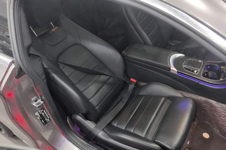 Used Mercedes-Benz C-Class 2019 C 260 4MATIC Coupe Right Front Seat