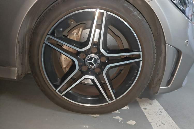 Used Mercedes-Benz C-Class 2019 C 260 Coupe Right Front Wheel Hub