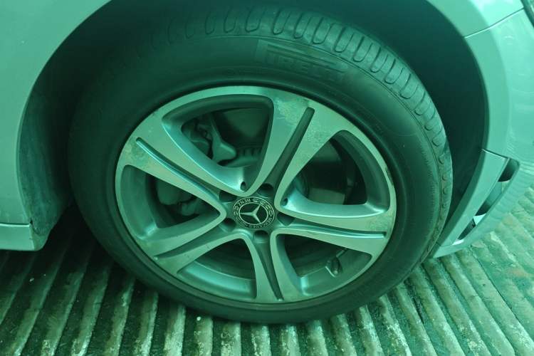 Used Mercedes-Benz C-Class 2019 Restyled C 260 L Sport Edition Right Front Wheel Hub