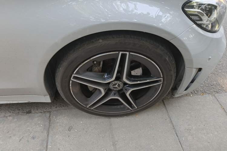 Used Mercedes-Benz C-Class 2019 C 260 Coupe Right Front Wheel Hub
