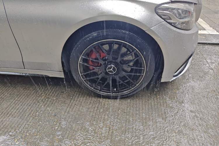 Used Mercedes-Benz C-Class 2019 C 260 Sport Edition Right Front Wheel Hub