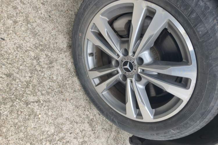 Used Mercedes-Benz C-Class 2019 C 180 L Fashion Edition Sport Version Right Front Wheel Hub