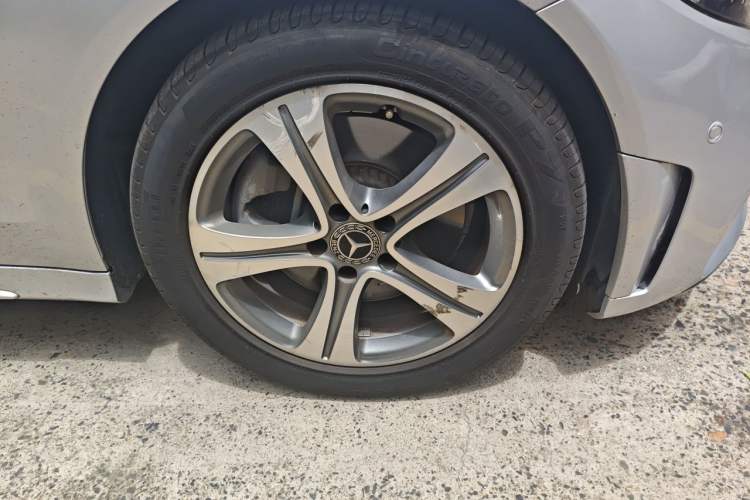 Used Mercedes-Benz C-Class 2019 Restyled C 260 L Sport Edition Right Front Wheel Hub