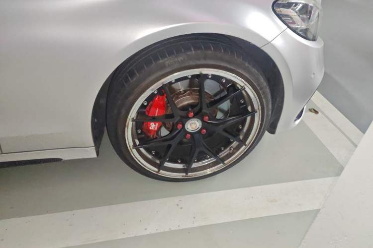 Used Mercedes-Benz C-Class 2019 C 260 Sport Edition Right Front Wheel Hub