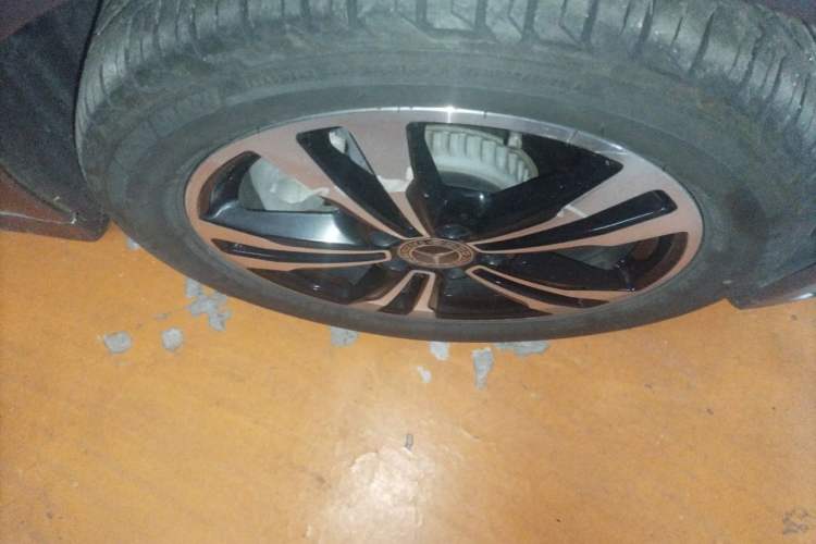 Used Mercedes-Benz C-Class 2019 C 260 Sport Edition Right Front Wheel Hub