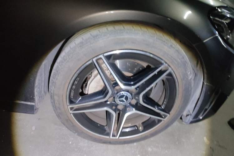 Used Mercedes-Benz C-Class 2019 C 260 Coupe Right Front Wheel Hub