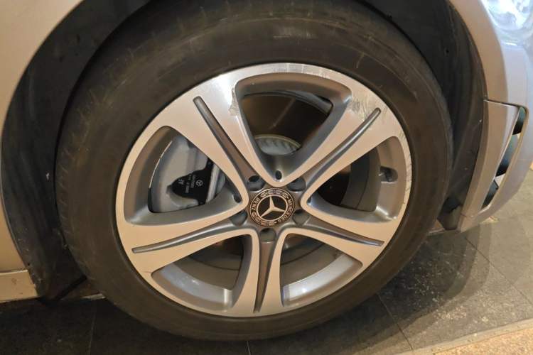 Used Mercedes-Benz C-Class 2019 C 260 L Sport Edition Right Front Wheel Hub