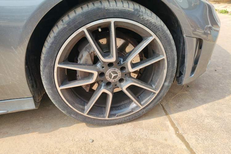 Used Mercedes-Benz C-Class 2019 C 260 4MATIC Coupe Right Front Wheel Hub