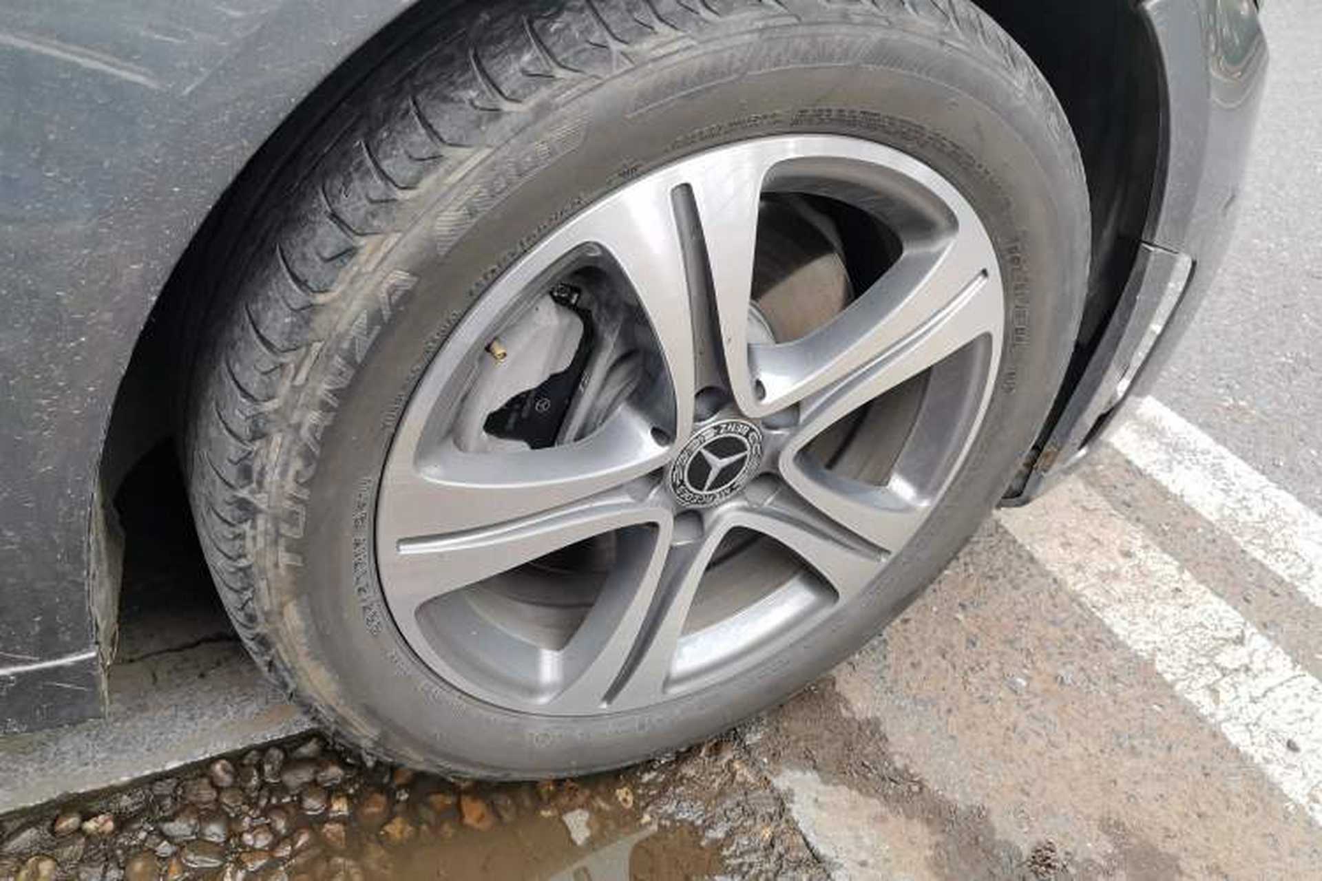 Used Mercedes-Benz C-Class 2019 Restyled C 260 L Sport Edition Right Front Wheel Hub