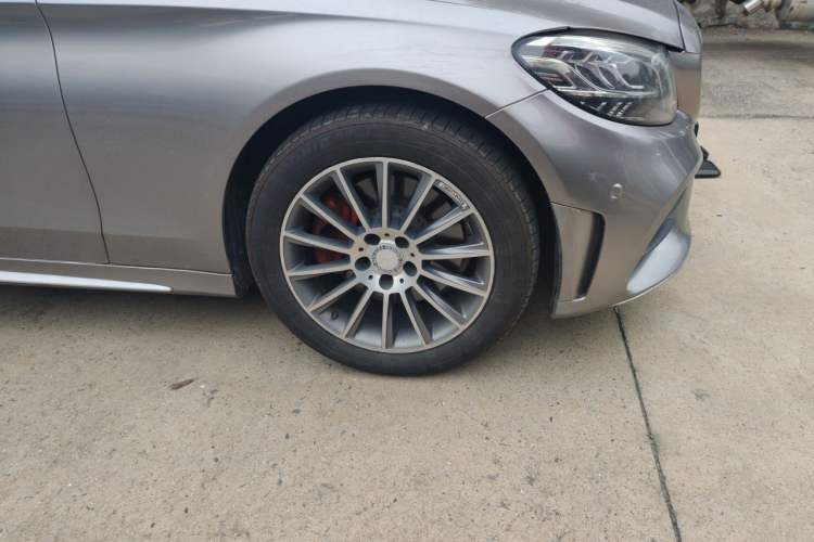 Used Mercedes-Benz C-Class 2019 Restyled C 260 L Sport Edition Right Front Wheel Hub