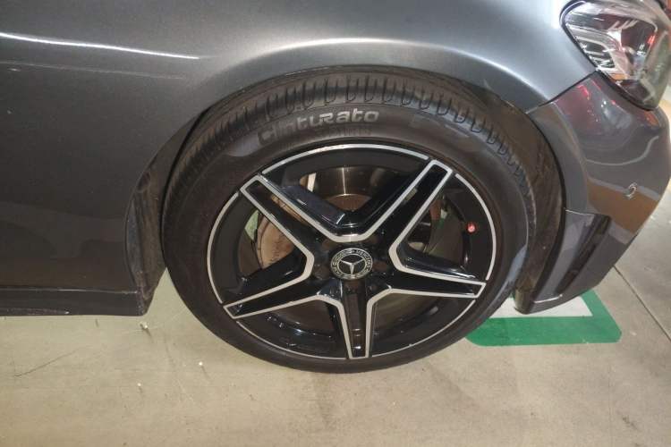 Used Mercedes-Benz C-Class 2019 C 260 Coupe Right Front Wheel Hub