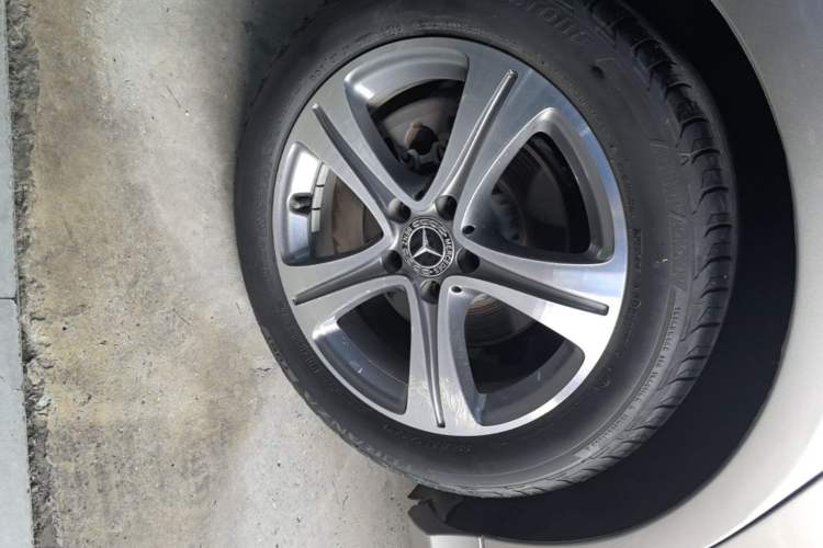 Used Mercedes-Benz C-Class 2019 Restyled C 260 L Sport Edition Right Rear Wheel Hub