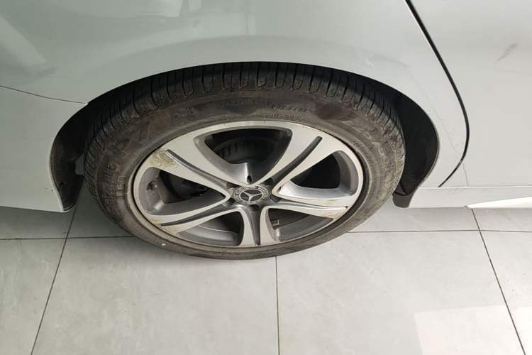 Used Mercedes-Benz C-Class 2019 Restyled C 260 L Sport Edition Right Rear Wheel Hub