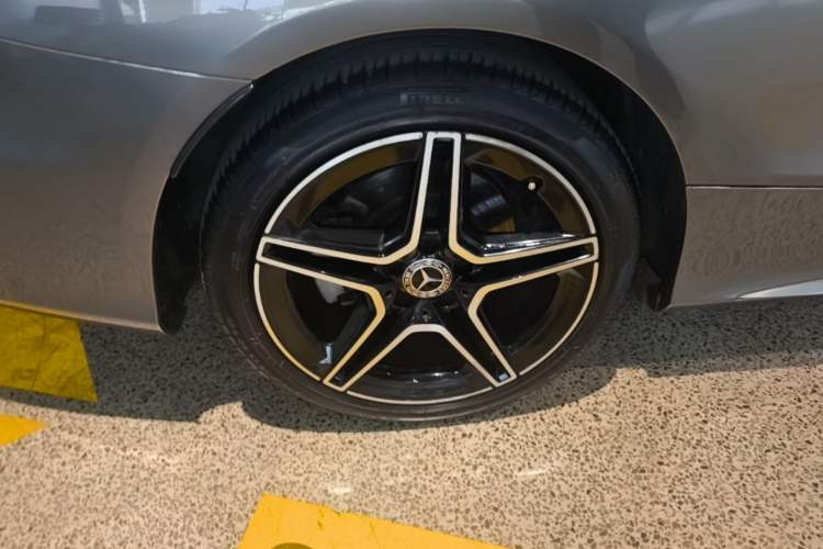 Used Mercedes-Benz C-Class 2019 C 260 Coupe Right Rear Wheel Hub