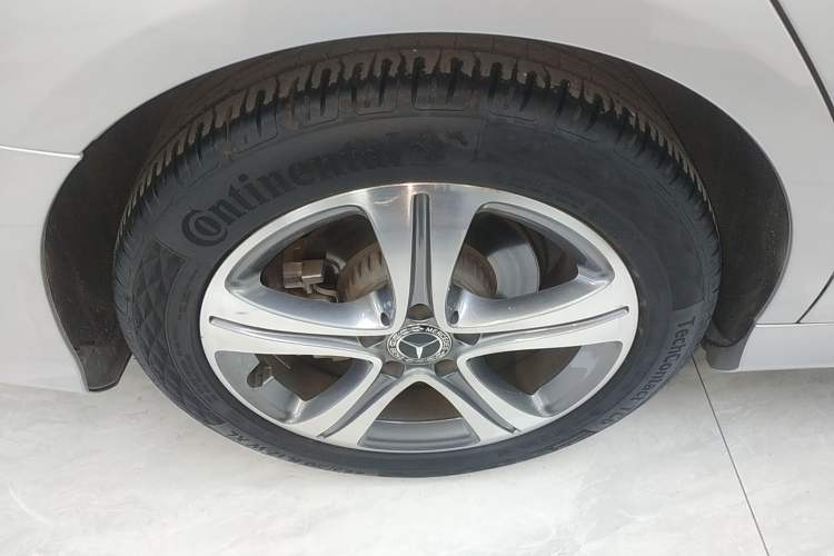 Used Mercedes-Benz C-Class 2019 C 260 L Sport Edition Right Rear Wheel Hub