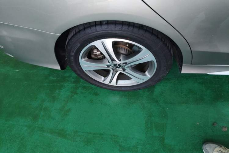 Used Mercedes-Benz C-Class 2019 Restyled C 260 L Sport Edition Right Rear Wheel Hub