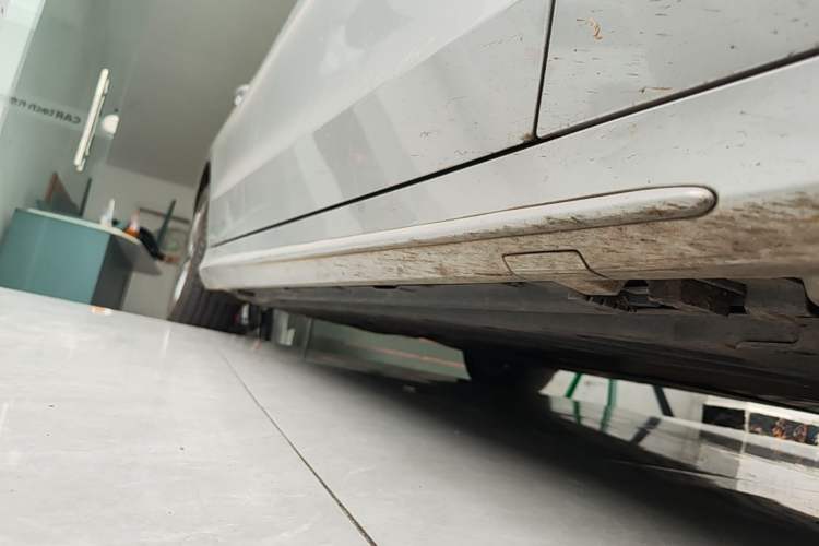 Used Mercedes-Benz C-Class 2019 Restyled C 260 L Sport Edition Right Side Sill