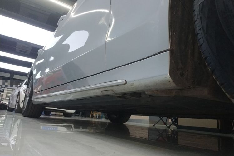 Used Mercedes-Benz C-Class 2019 C 260 L Sport Edition Right Side Sill