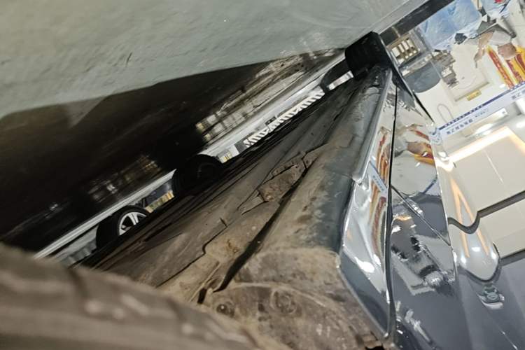 Used Mercedes-Benz C-Class 2019 C 260 L Sport Edition Right Side Sill