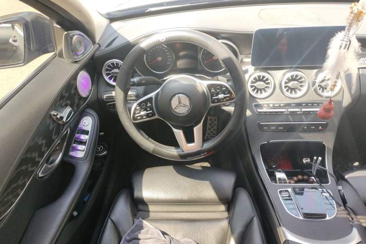 Used Mercedes-Benz C-Class 2019 C 180 L Fashion Edition Sport Version Steering Wheel