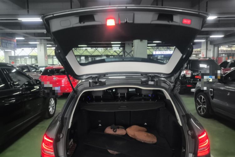 Used Mercedes-Benz C-Class 2019 C 260 Estate Trunk