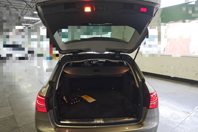 Used Mercedes-Benz C-Class 2019 C 260 Estate Trunk