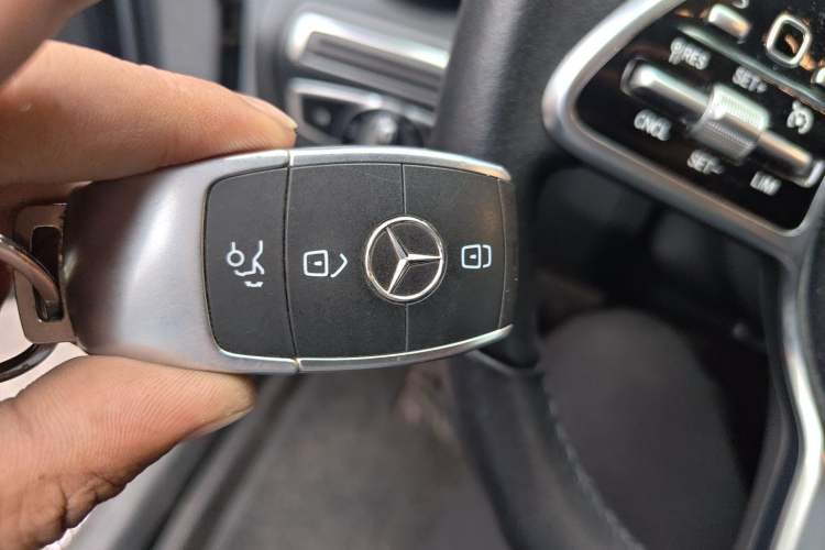 Used Mercedes-Benz C-Class 2019 Restyled C 260 L Sport Edition Vehicle Key