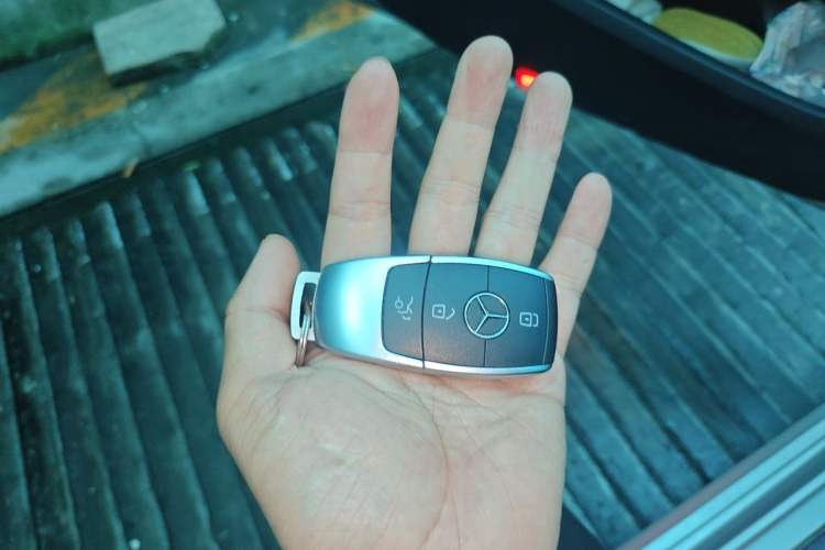 Used Mercedes-Benz C-Class 2019 Restyled C 260 L Sport Edition Vehicle Key