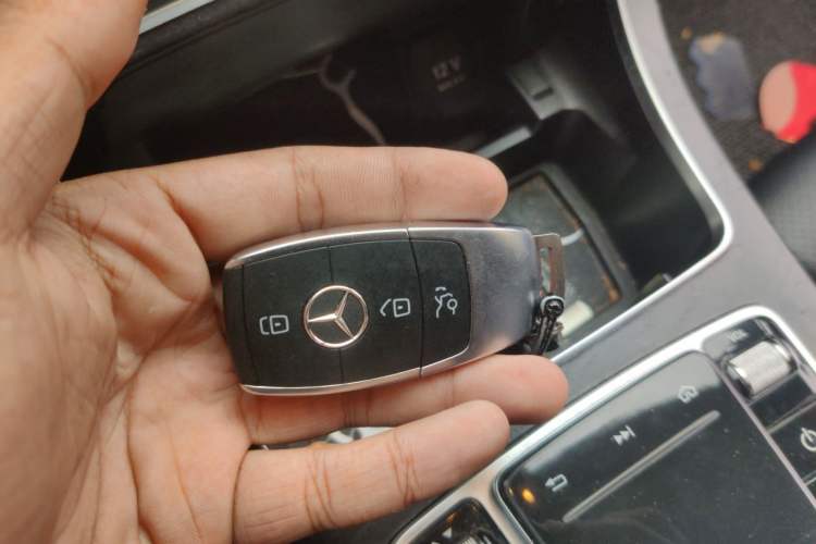 Used Mercedes-Benz C-Class 2019 C 180 L Fashion Edition Sport Version Vehicle Key