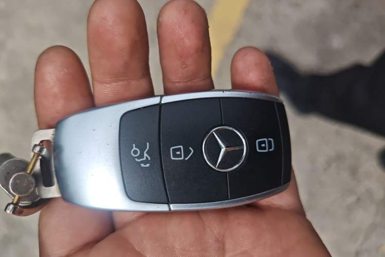 Used Mercedes-Benz C-Class 2019 Restyled C 260 L Sport Edition Vehicle Key