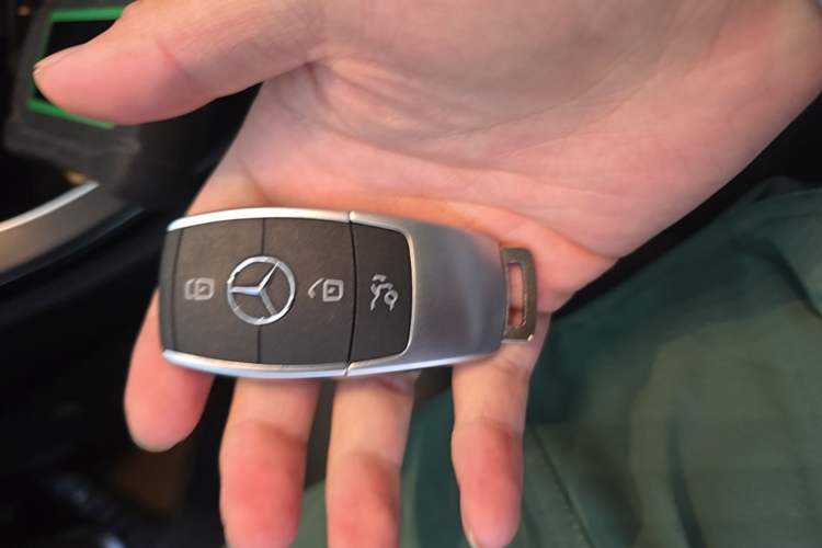 Used Mercedes-Benz C-Class 2019 Restyled C 260 L Sport Edition Vehicle Key