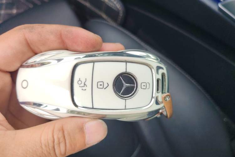 Used Mercedes-Benz C-Class 2019 Restyled C 260 L Sport Edition Vehicle Key
