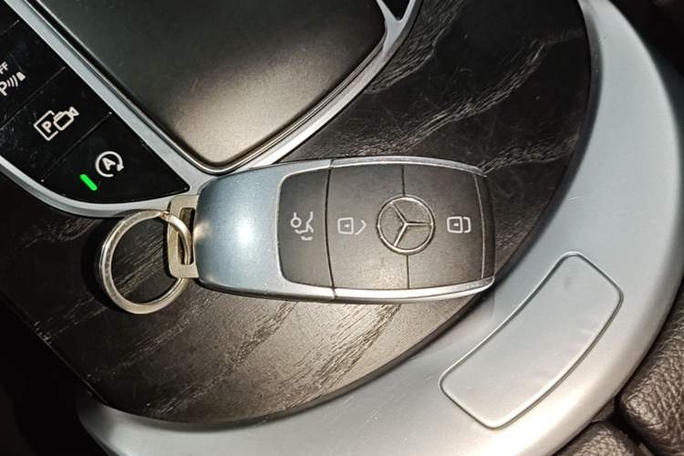 Used Mercedes-Benz C-Class 2019 C 260 L Sport Edition Vehicle Key