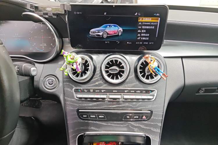 Used Mercedes-Benz C-Class 2019 C 180 L Dynamic Sports Edition Audio And AC Panel
