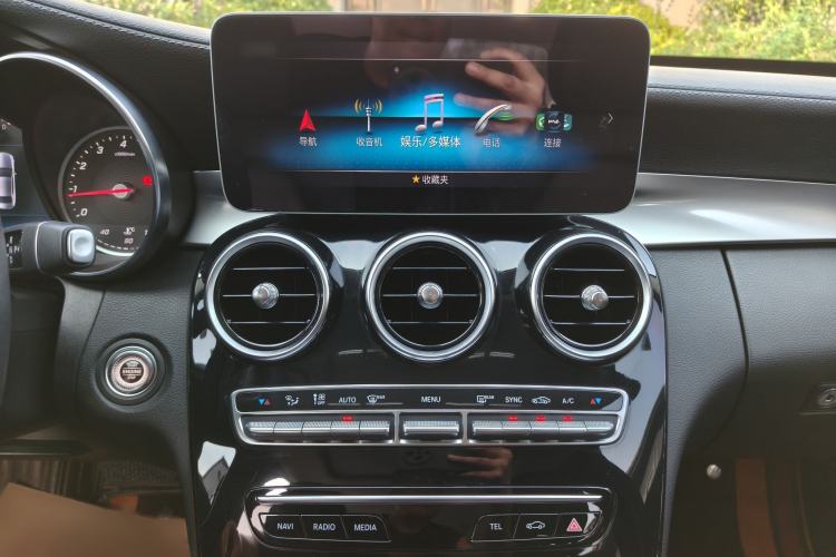 Used Mercedes-Benz C-Class 2019 C 180 L Dynamic Sports Edition Audio And AC Panel